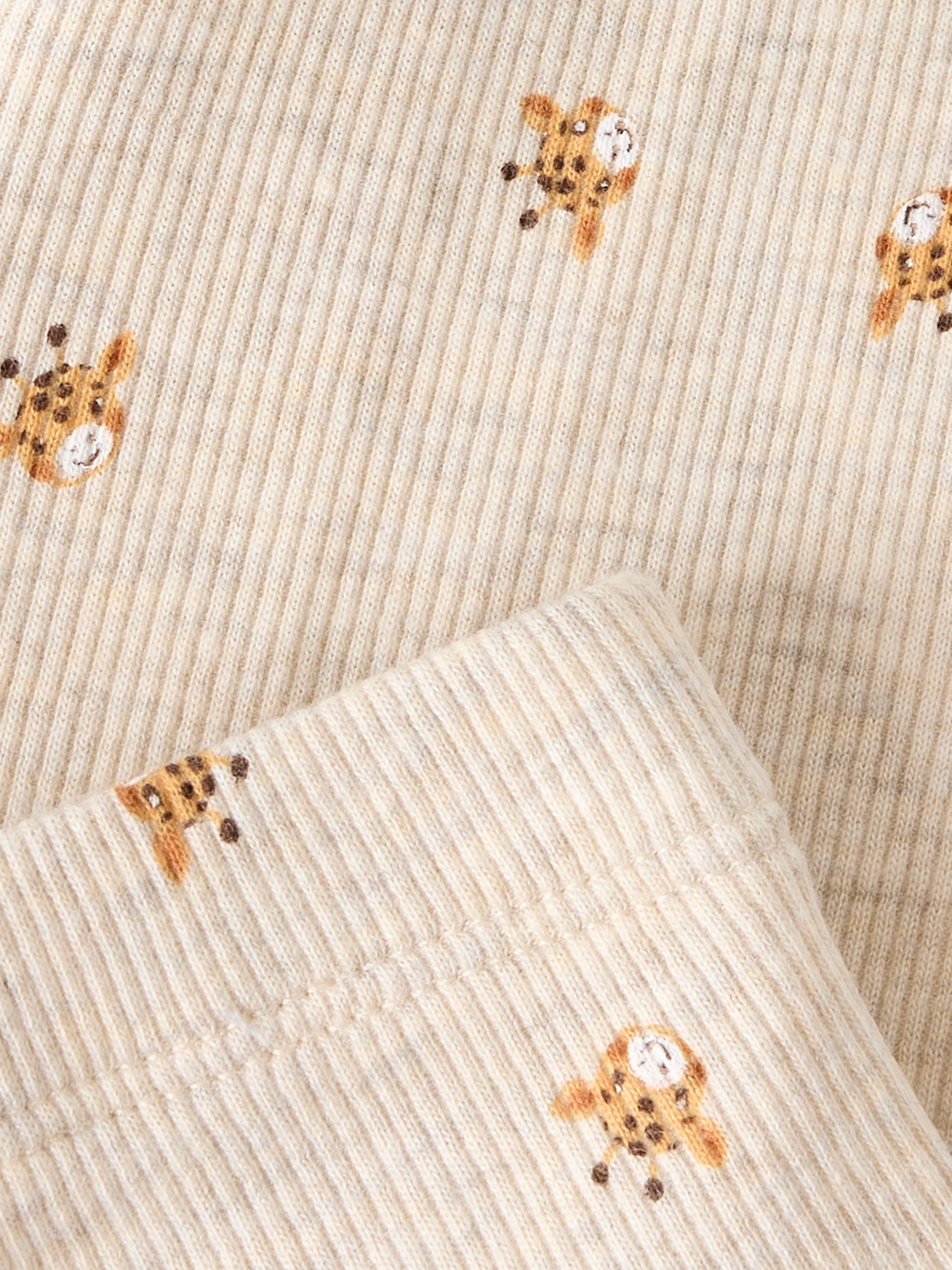 model_shot-front_full